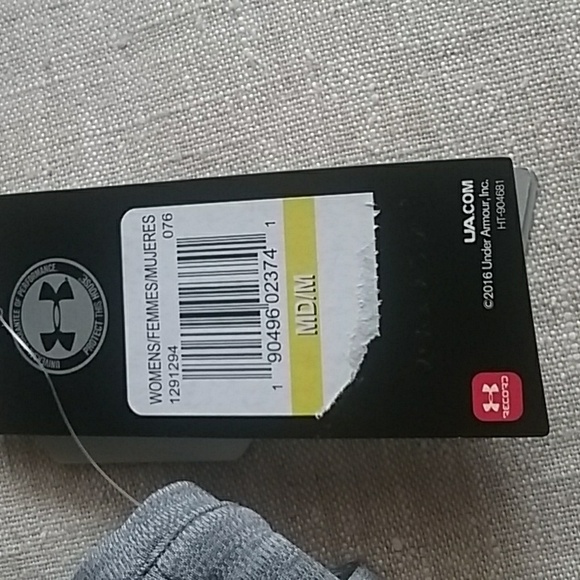 UNDER ARMOUR TANK TOP - Picture 12 of 12